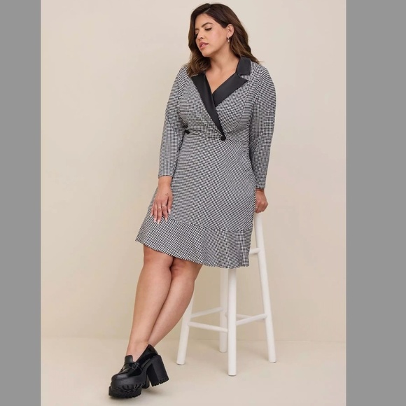 Torrid NWT Plus Size Mini Stretch Satin Tuxedo Dress women's size 22 - Picture 1 of 8